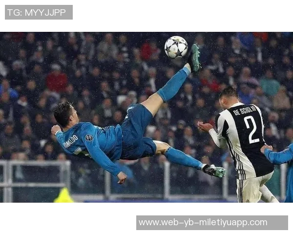 尤文前球员揭露C罗对萨里战术不满用吃草方式表达自己对比赛的理解 尤文前球员揭露C罗对萨里战术不满用吃草方式表达自己对比赛的理解